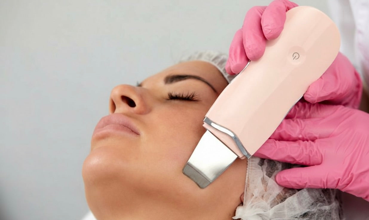 El Peeling Ultrasónico: La Piedra Angular de una Cabina Estética Exitosa