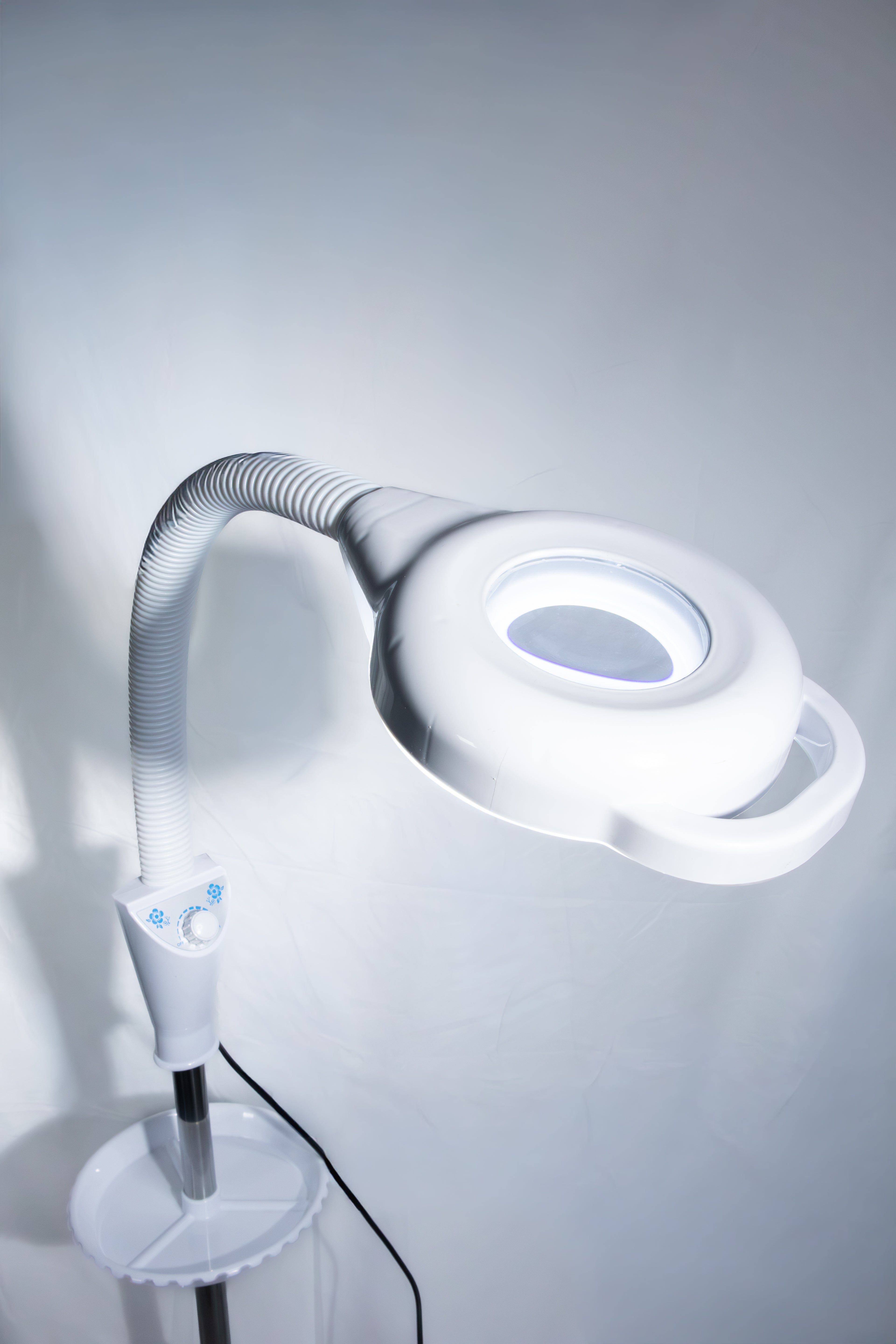 Lampara lupa pedestal